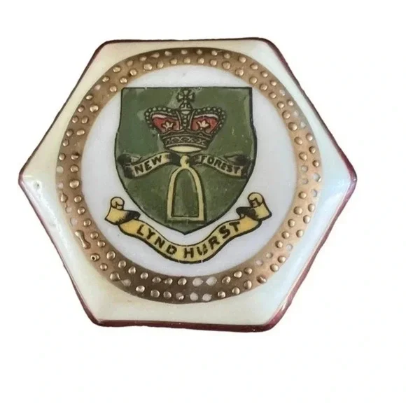 Vintage China Curio Box‎ Lyndhurst England - Picture 2 of 3